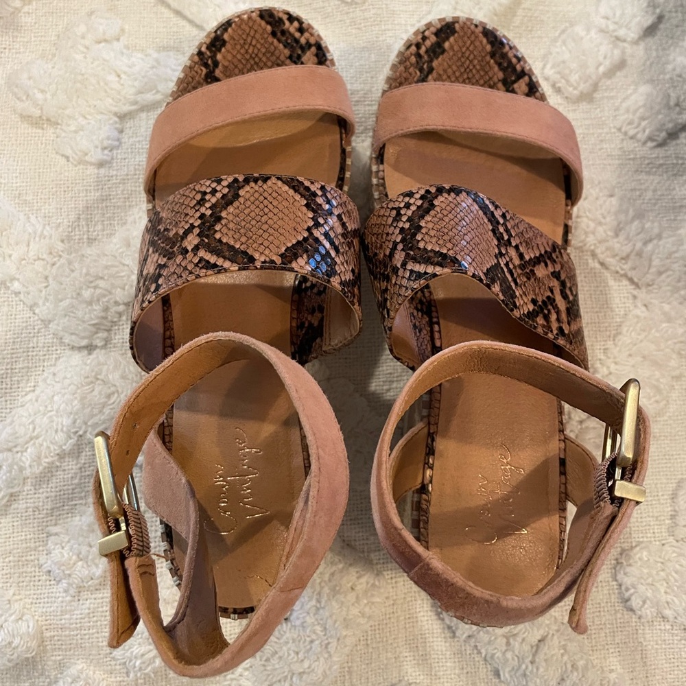 Women's Crown vintage leopard sandals size 8-1/2